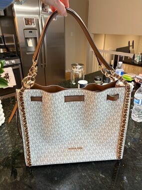 Michael Kors Cream and Brown Logo Chain-Trim Shoulder Tote